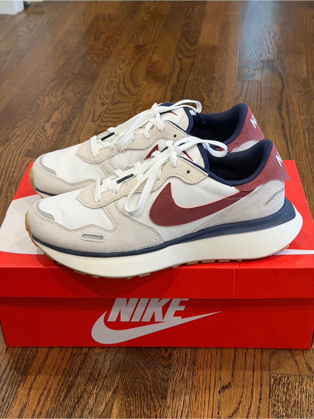 Nike Phoenix Waffle Men’s White & Maroon Low-Top Running Shoes - Size 10